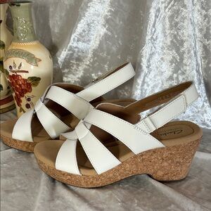 NWT CLARKS LEATHER WHITE SANDALS CORK WEDGE HEEL 8.5